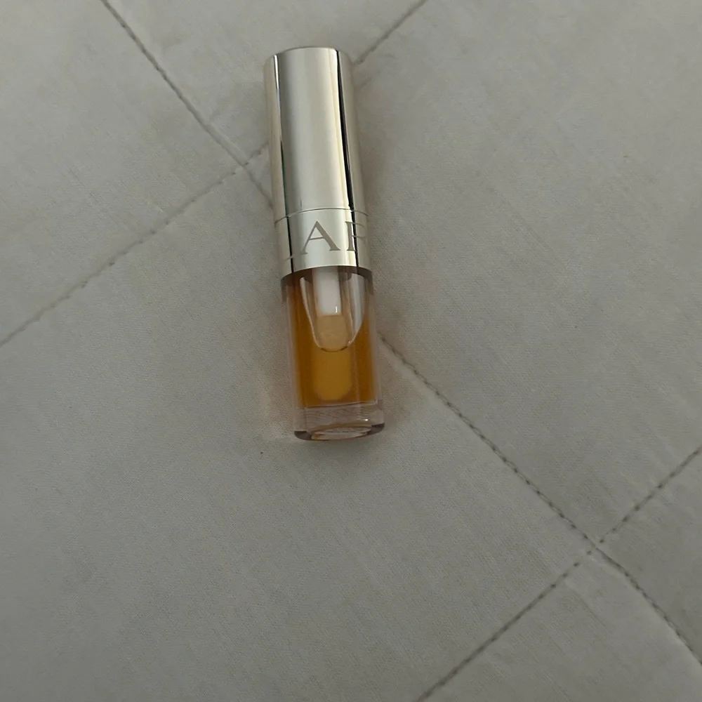 Nwot Lip Comfort Oil in shade 01 Honey-1.4 ml